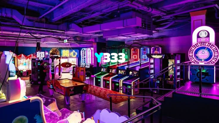 Y333 casino presented on mobile device in Pakistan with slots and live games
